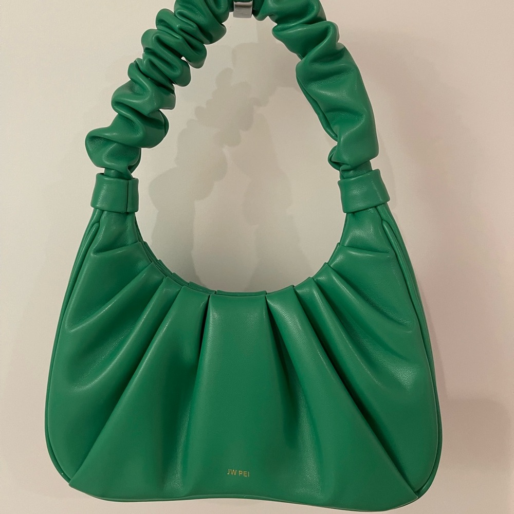 JW PEI GREEN PURSE